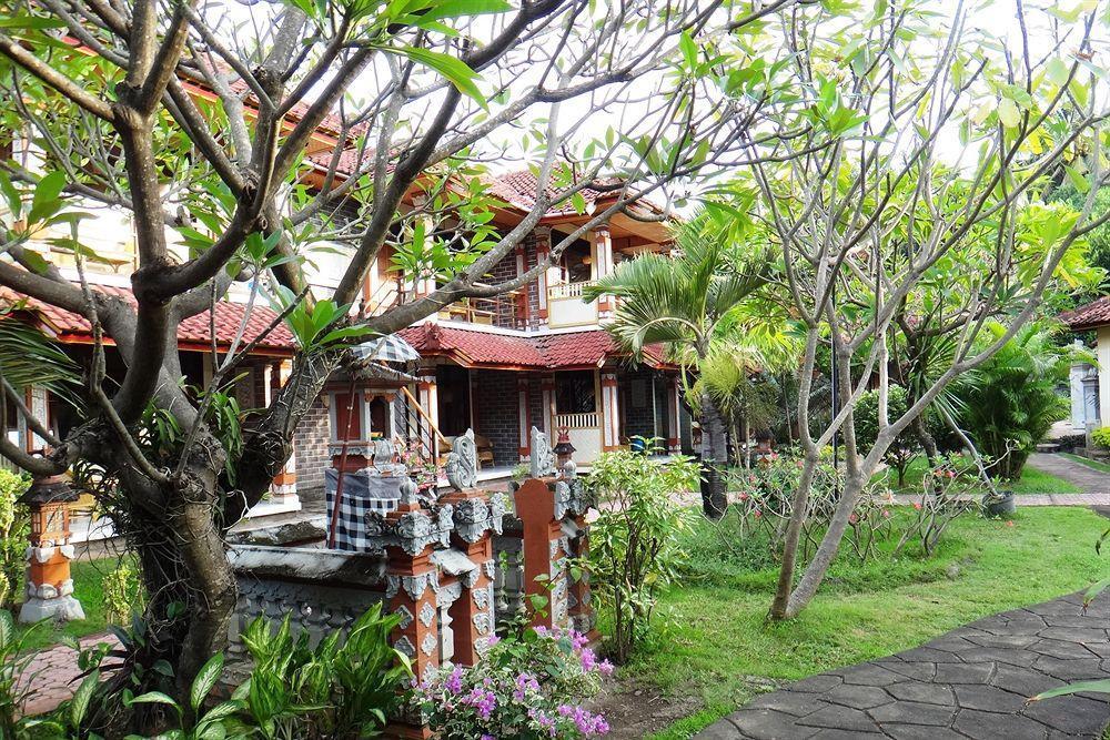 Lovina Beach Hotel Exterior foto